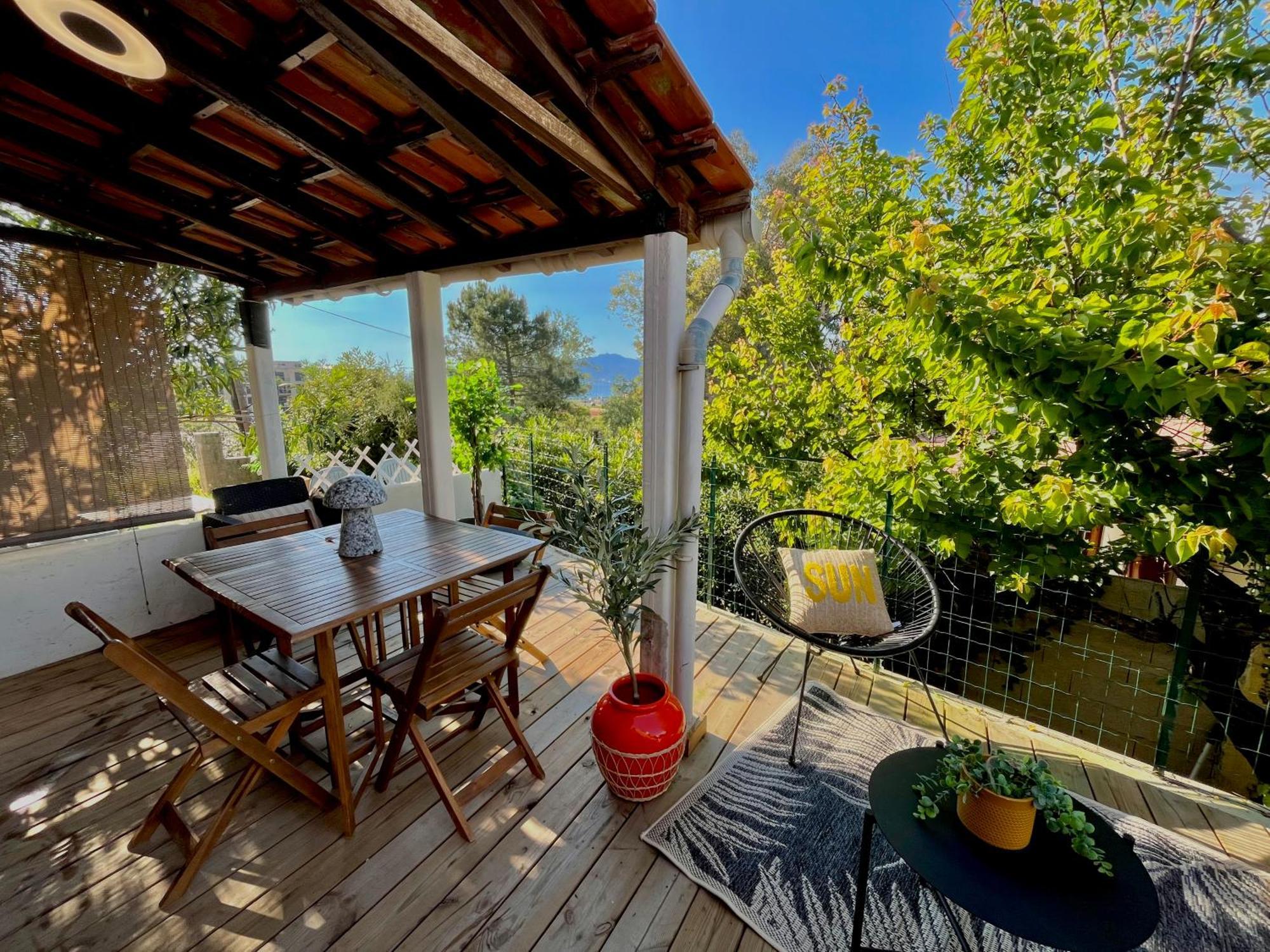 פורטיסיו Joli Studio Maisonnette A 100M De La Plage מראה חיצוני תמונה